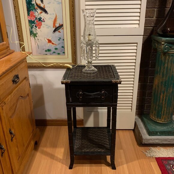 Vintage Crystal Electric Hurricane Cut Crystal Glass Teardrop Table - Picture 4 of 10